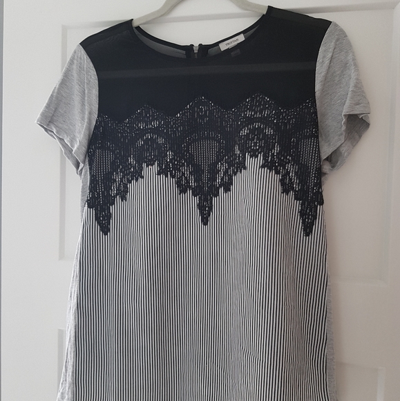 2/$35 Tristan Lace and Stripe Tee Sz M - Picture 1 of 4